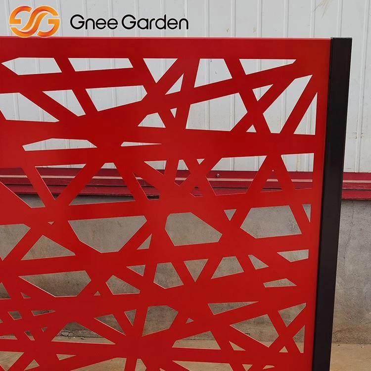 Layar Baja Corten Pola Geometris Merah