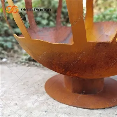 Sphere Api Baja Corten yang bergaya dengan motif rusa